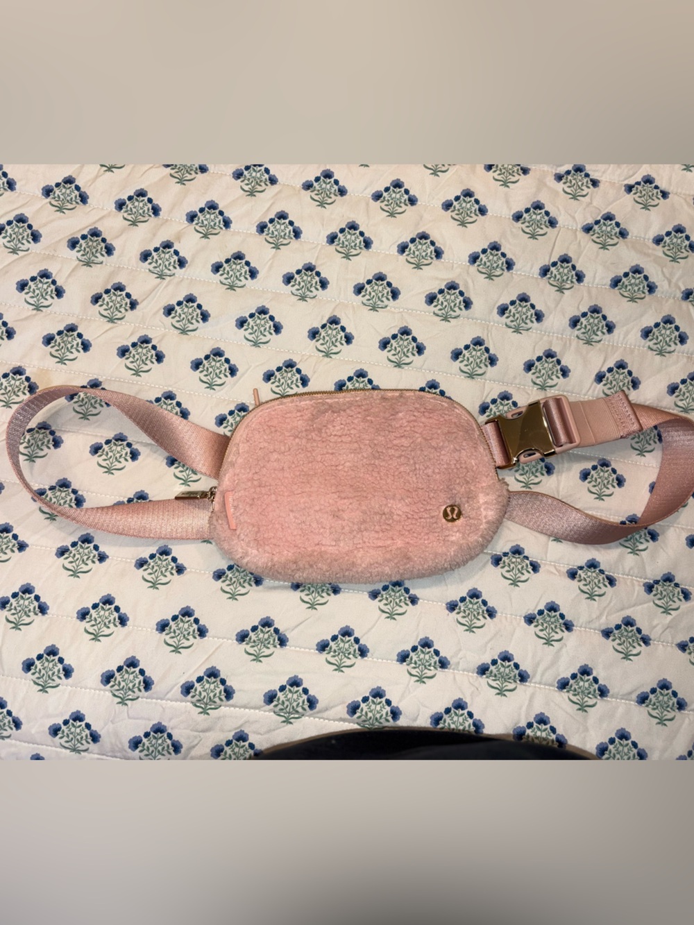 Lululemon Everywhere Belt Bag in a soft pink fleece